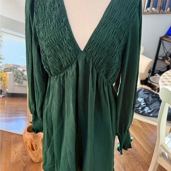 Elegant Green Women's Dress - Picture 4 of 8